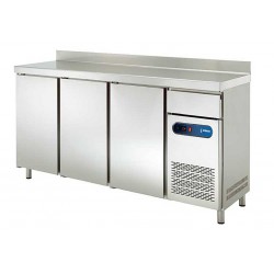 Mesa refrigerada frente mostrador